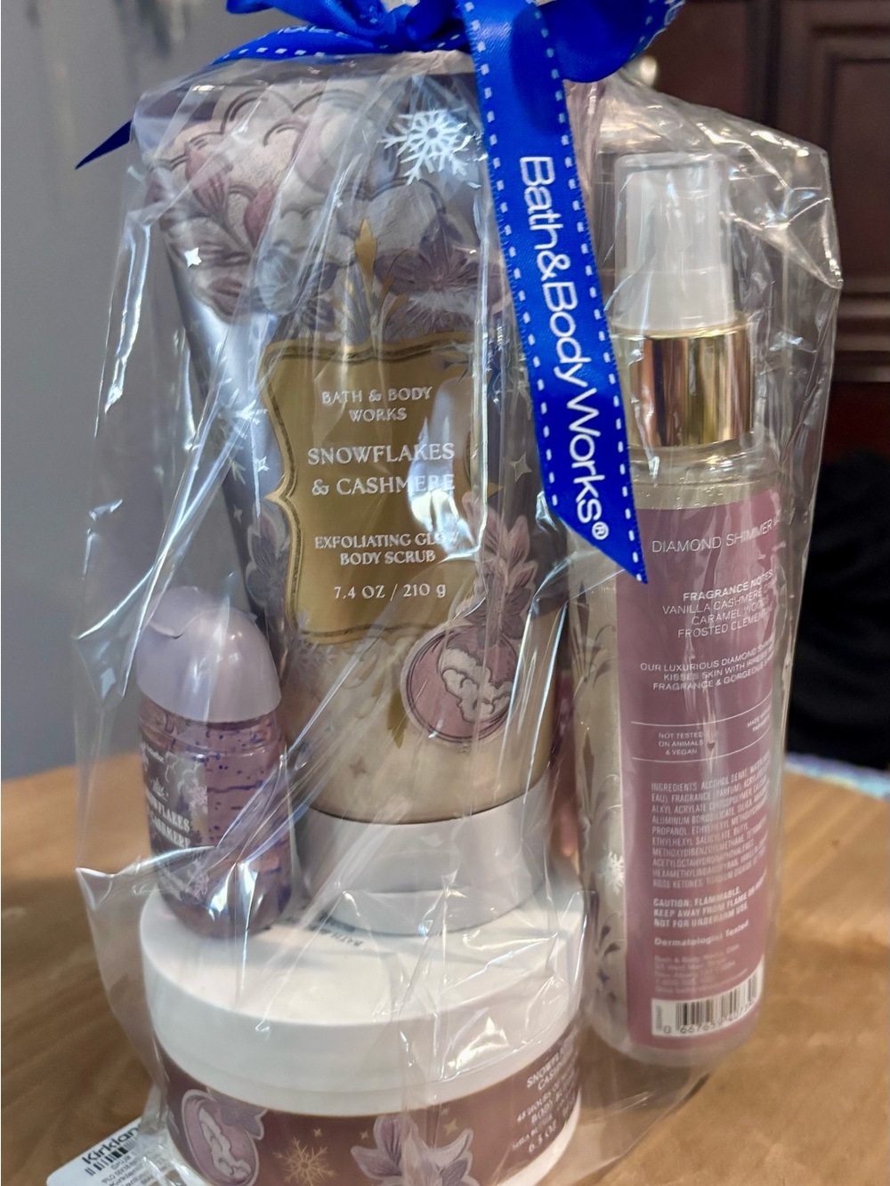 Bath & Body Works Snowflakes & Cashmere Gift Set - Mauve Pink